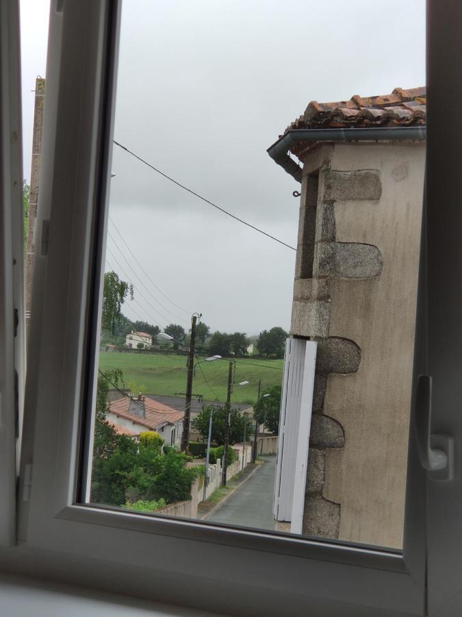 Apartmán Au Grenier De Pauline La Gaubretiere Exteriér fotografie